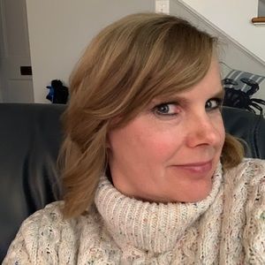 Meet your Posher, Holly